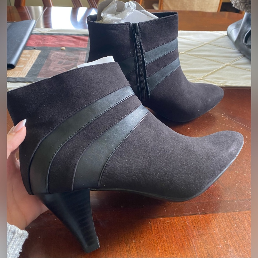 Karen Scott Melisablac booties